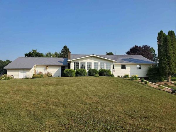4033 Beatty Road, Charlevoix, MI 49720