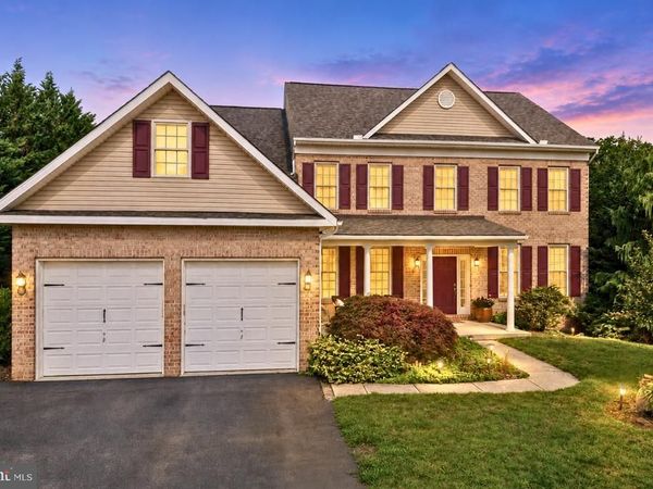 7946 GOLF VISTA DRIVE, GREENCASTLE, PA 17225