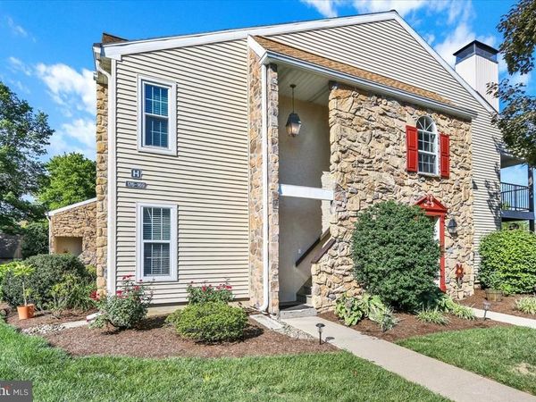 176 VALLEY GREENE CIRCLE, WYOMISSING, PA 19610