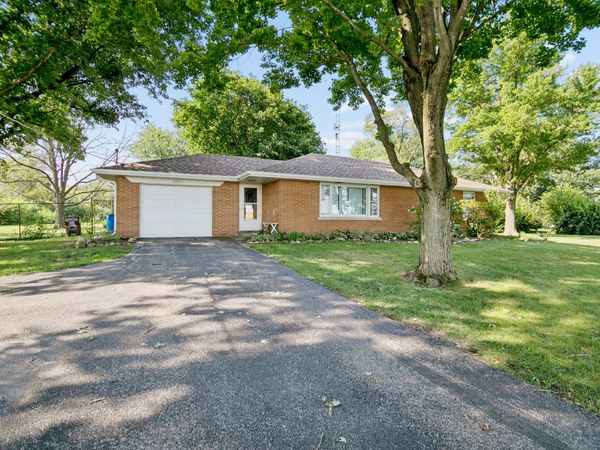 2694 W 3000s Road S, Kankakee, IL 60901