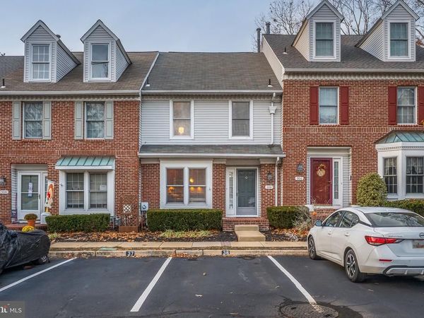 305 WILLIAMSBURG COURT, MARLTON, NJ 08053