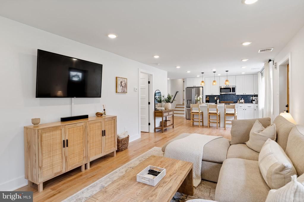 4046 CENTER AVENUE , LAFAYETTE HILL, PA 19444