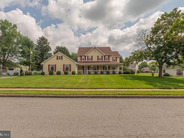 1039 MIRIAM DRIVE , EMMAUS, PA 18049