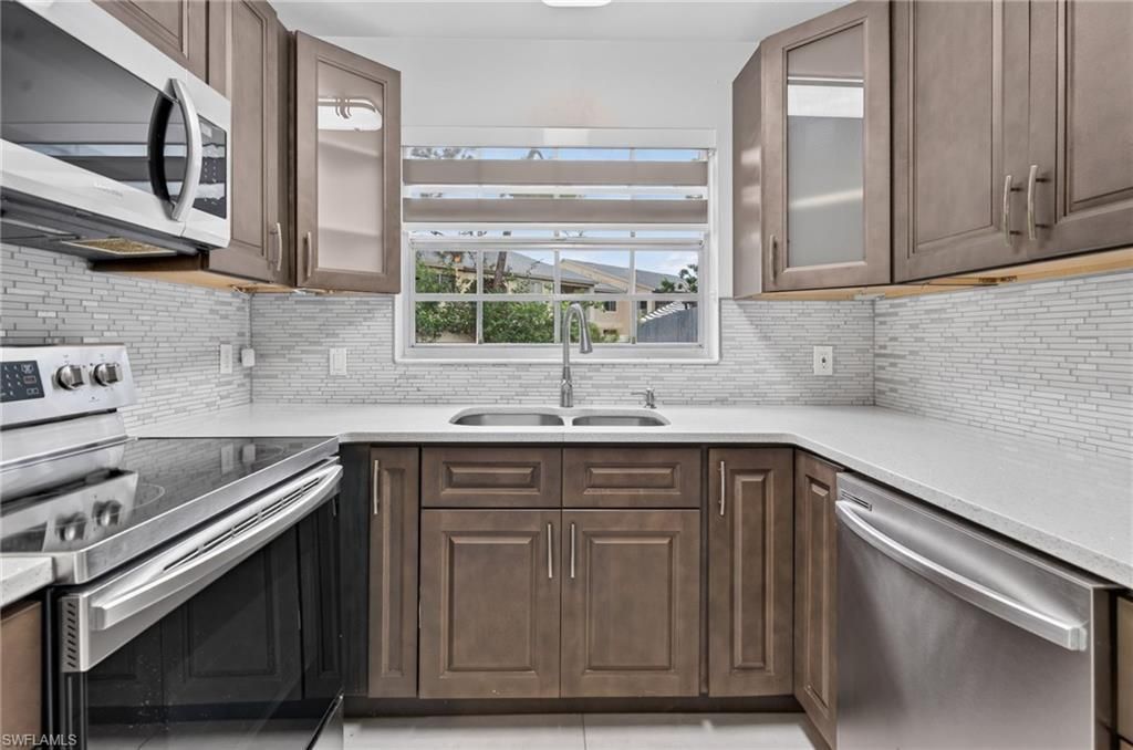 10452 Lakeport Ct, Lehigh Acres, FL 33936 Photo
