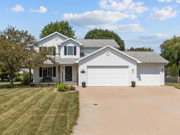W5876 BLUE BONNET DRIVE, Appleton, WI 54915