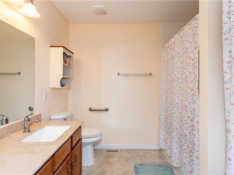 61 Lakeridge Drive, Franklin, OH 45005 Photo 23