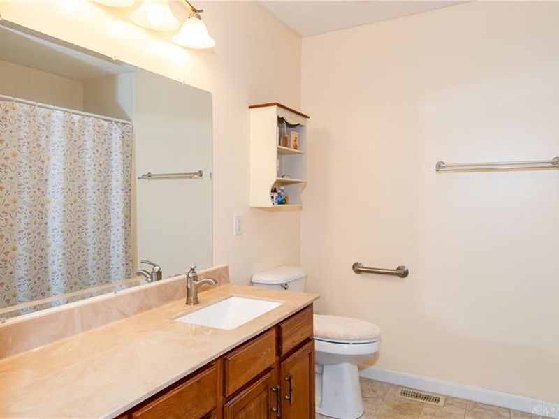 61 Lakeridge Drive, Franklin, OH 45005 Photo 24