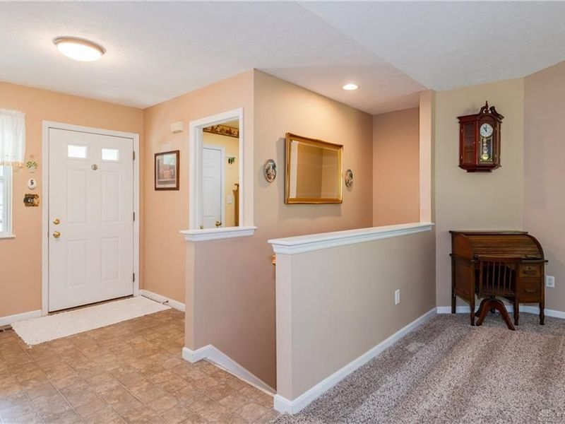 61 Lakeridge Drive, Franklin, OH 45005 Photo 7