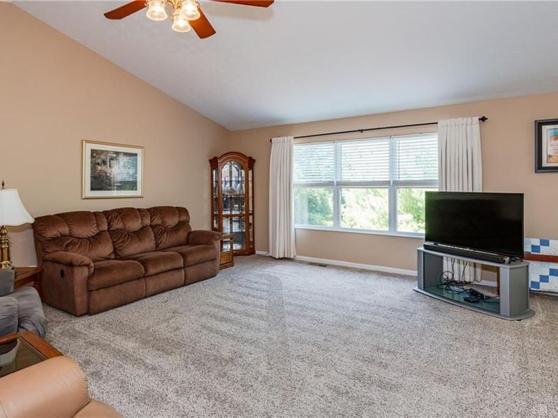 61 Lakeridge Drive, Franklin, OH 45005 Photo 8