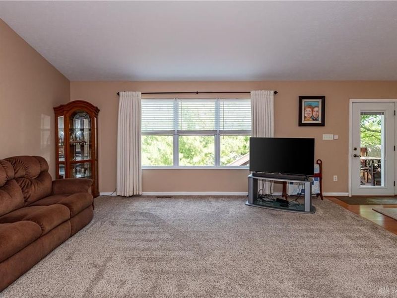 61 Lakeridge Drive, Franklin, OH 45005 Photo 9
