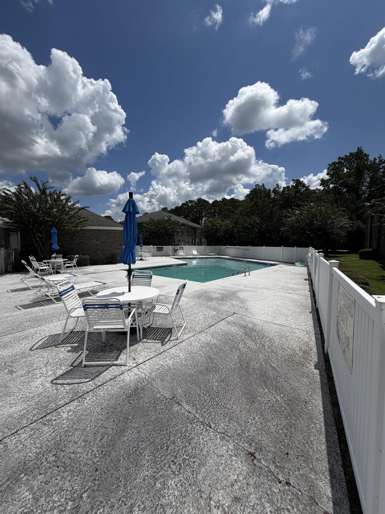 300 Willow Green Dr. Photo 29