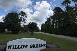 300 Willow Green Dr. photo 4
