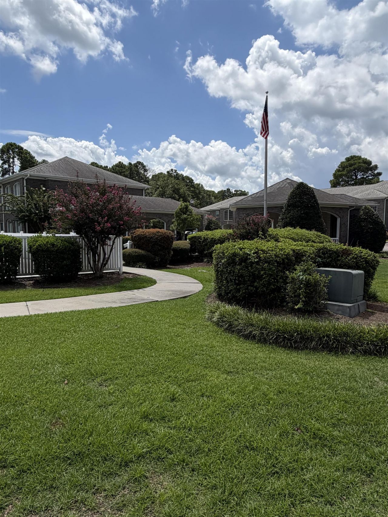 300 Willow Green Dr. Photo 32