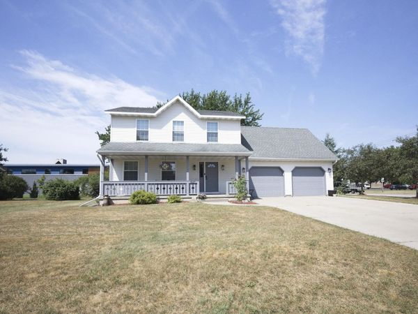 927 Lone Tree Lane, Prairie Du Sac, WI 53578