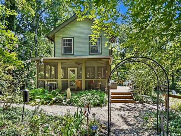 6650 Pine Lane, Sawyer, MI 49125