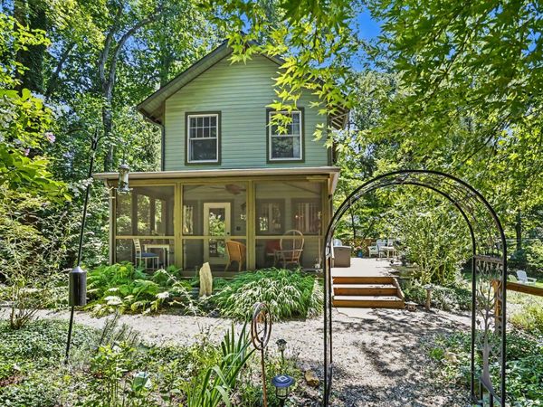 6650 Pine Lane, Sawyer, MI 49125
