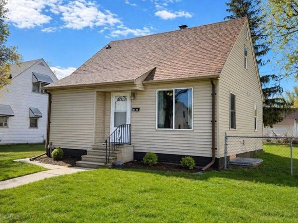 1712 Arlington Avenue E, Saint Paul, MN 55106