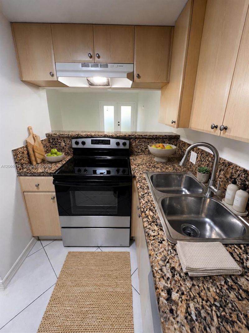 12605 SW 91st St, Unit 103, Miami, FL 33186 Photo