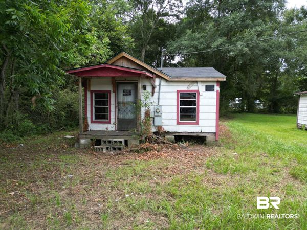 156 4th St, Unit 156, Atmore, AL 36502