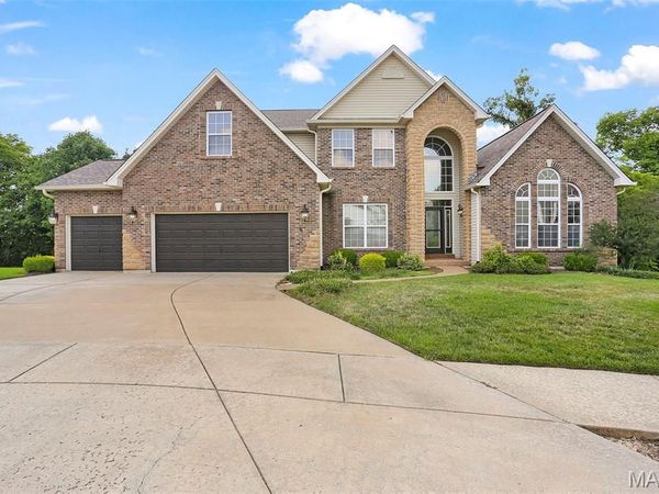 6 Crestwyck Court , Lake St Louis, MO 63367