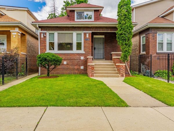 7526 S Honore Street , Chicago, IL 60620
