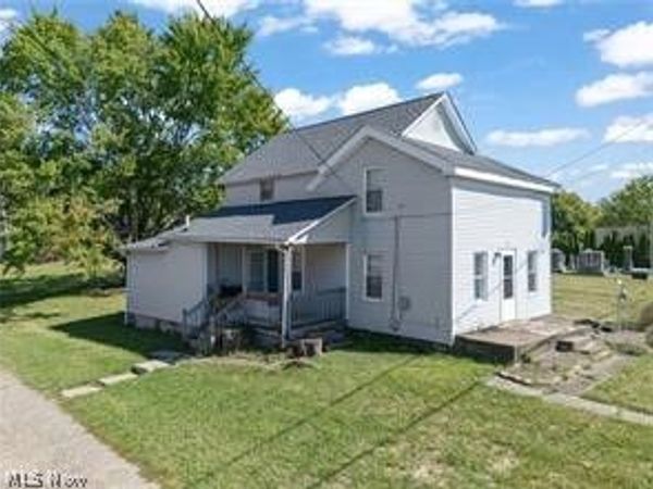 223 E Maple Street , Hartville, OH 44632