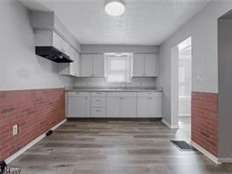 223 E Maple Street, Hartville, OH 44632 Photo 12