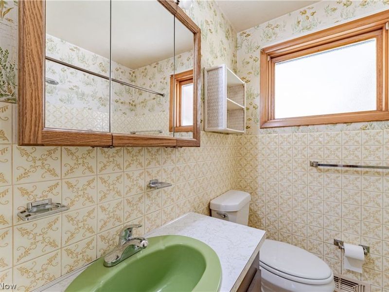 10985 Kader Drive, Parma, OH 44130 Photo 14