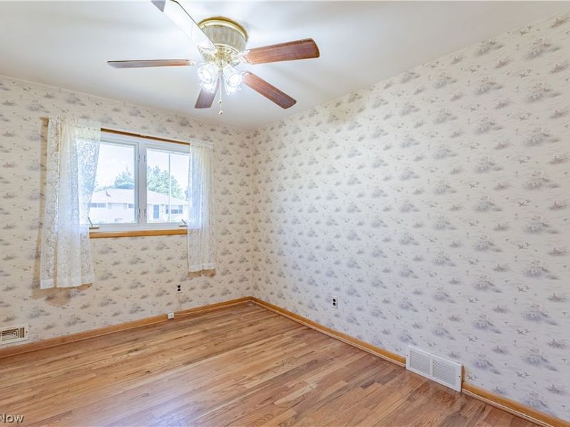 10985 Kader Drive, Parma, OH 44130 Photo 17