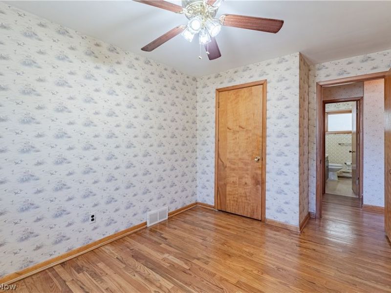 10985 Kader Drive, Parma, OH 44130 Photo 18