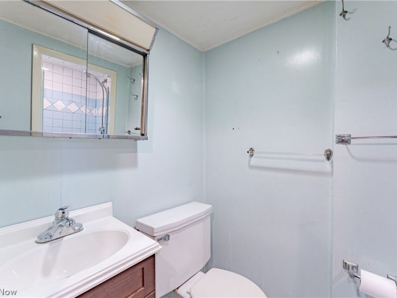10985 Kader Drive, Parma, OH 44130 Photo 23