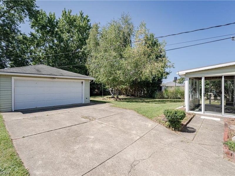 10985 Kader Drive, Parma, OH 44130 Photo 27