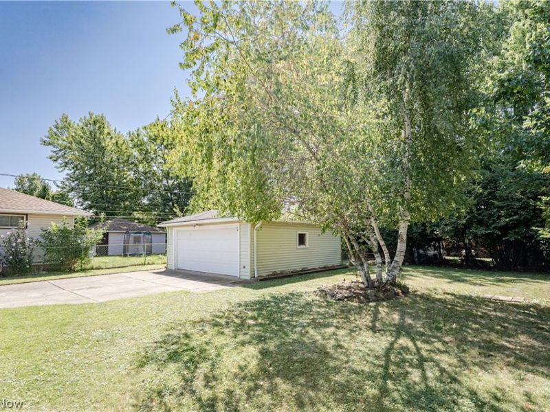 10985 Kader Drive, Parma, OH 44130 Photo 28