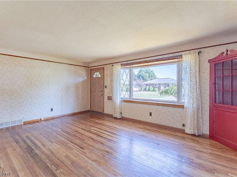 10985 Kader Drive, Parma, OH 44130 Photo 3