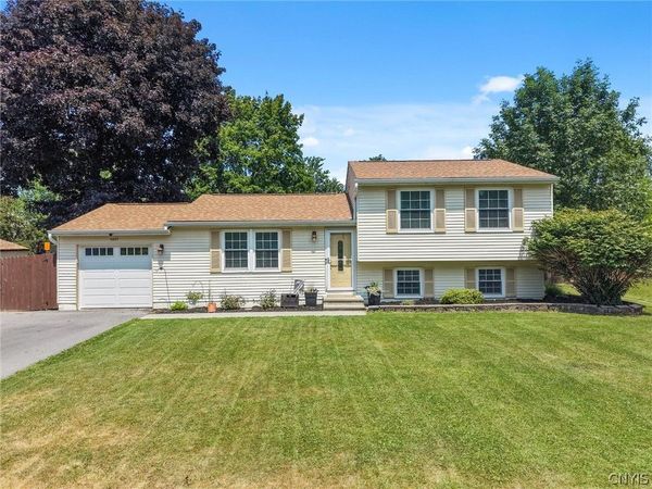 4207 Stepping Stone Lane, Liverpool, NY 13090