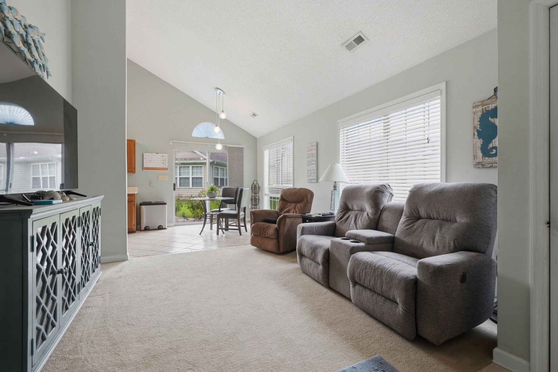 6697 Wisteria Dr. Photo 5