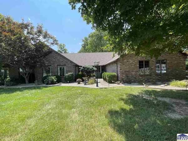 1221 Brentwood Lane, Clinton, IN 47842