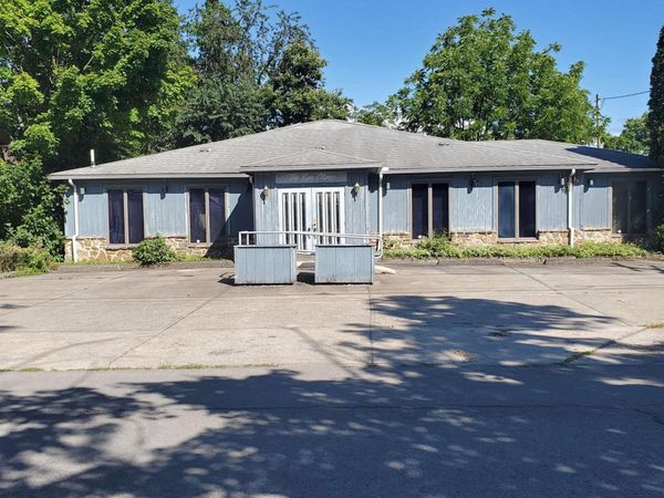 635 Robert E Lee, Elkins, WV 26241
