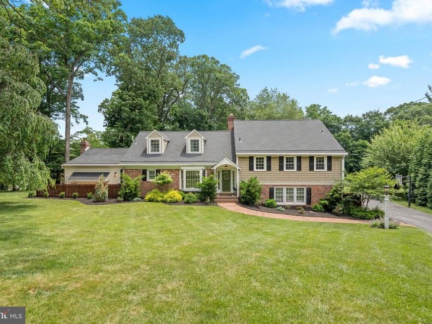 912 Weadley Road , Wayne, PA 19087 Main Photo