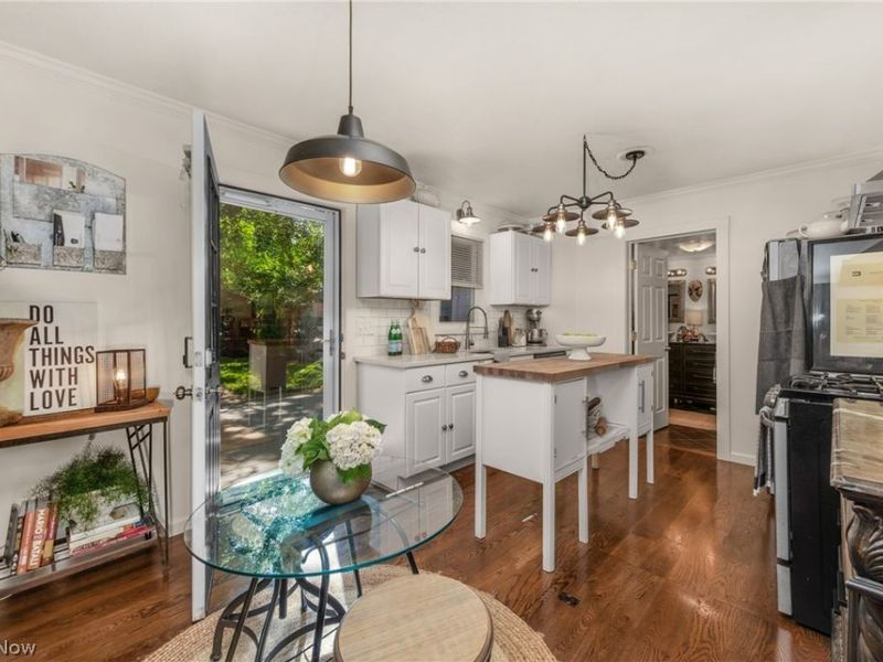 2107 W 10th Street, Cleveland, OH 44113 Photo 18