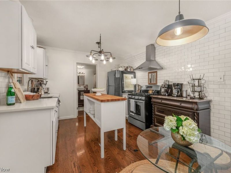 2107 W 10th Street, Cleveland, OH 44113 Photo 19