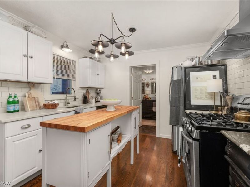 2107 W 10th Street, Cleveland, OH 44113 Photo 22