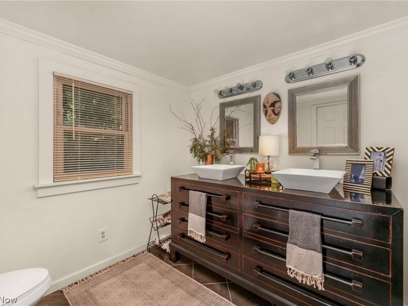 2107 W 10th Street, Cleveland, OH 44113 Photo 28