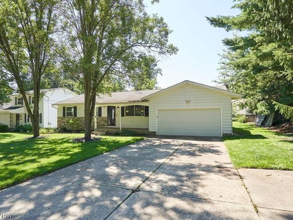 432 Mackinaw Avenue , Fairlawn, OH 44333