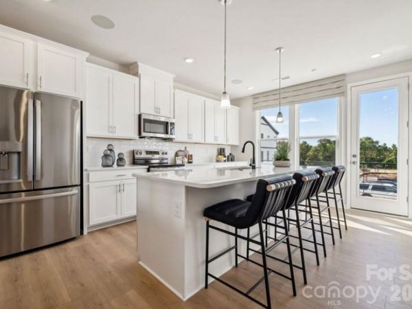 2133 Hawksworth Lane , Charlotte, NC 28262