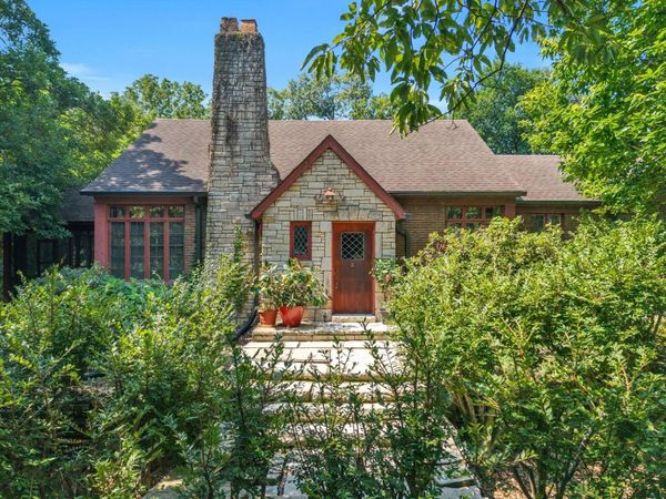 1000 27th Avenue , Moline, IL 61265