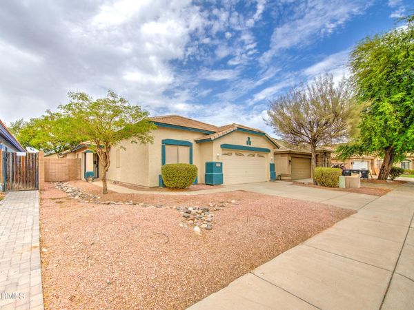 15668 W SAGUARO Lane, Surprise, AZ 85374