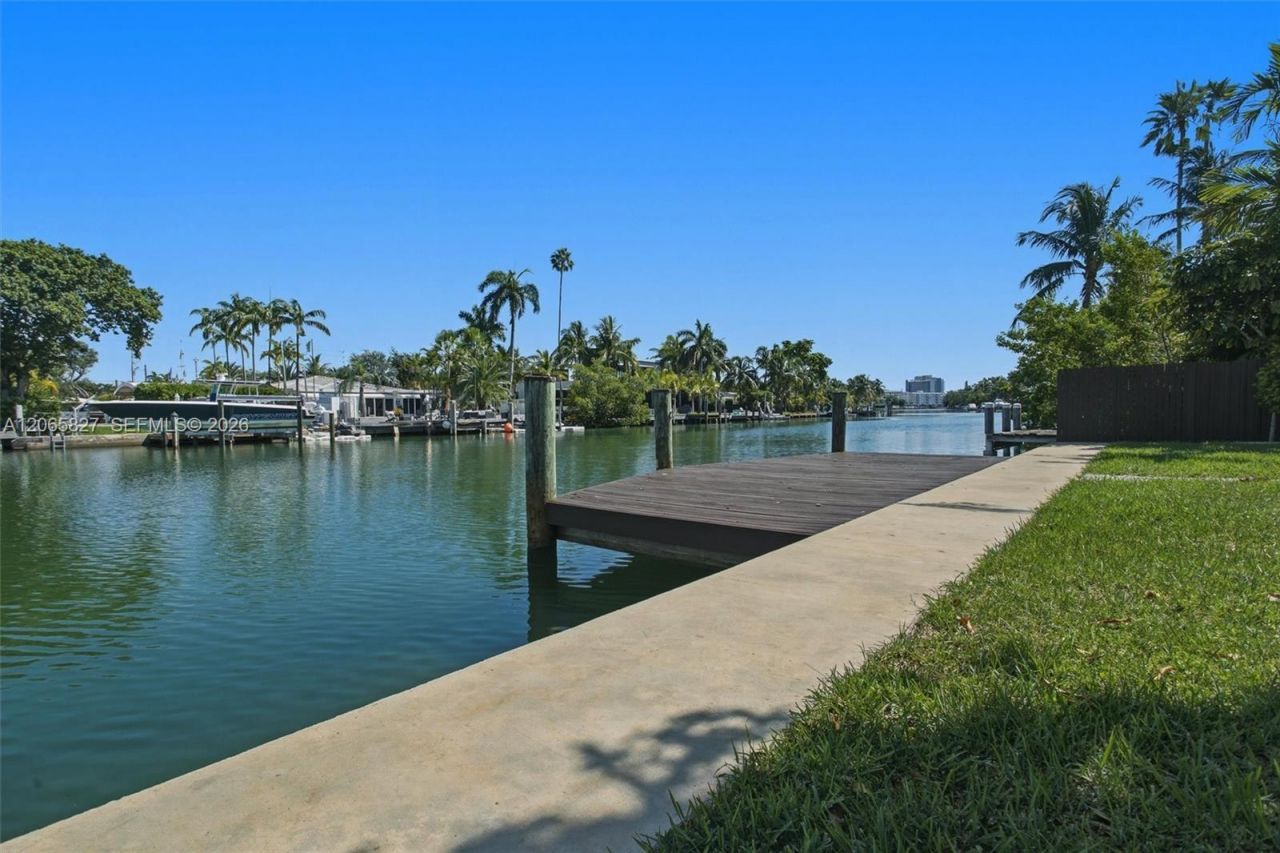 1525 Calais Dr, Miami Beach, FL 33141 Photo