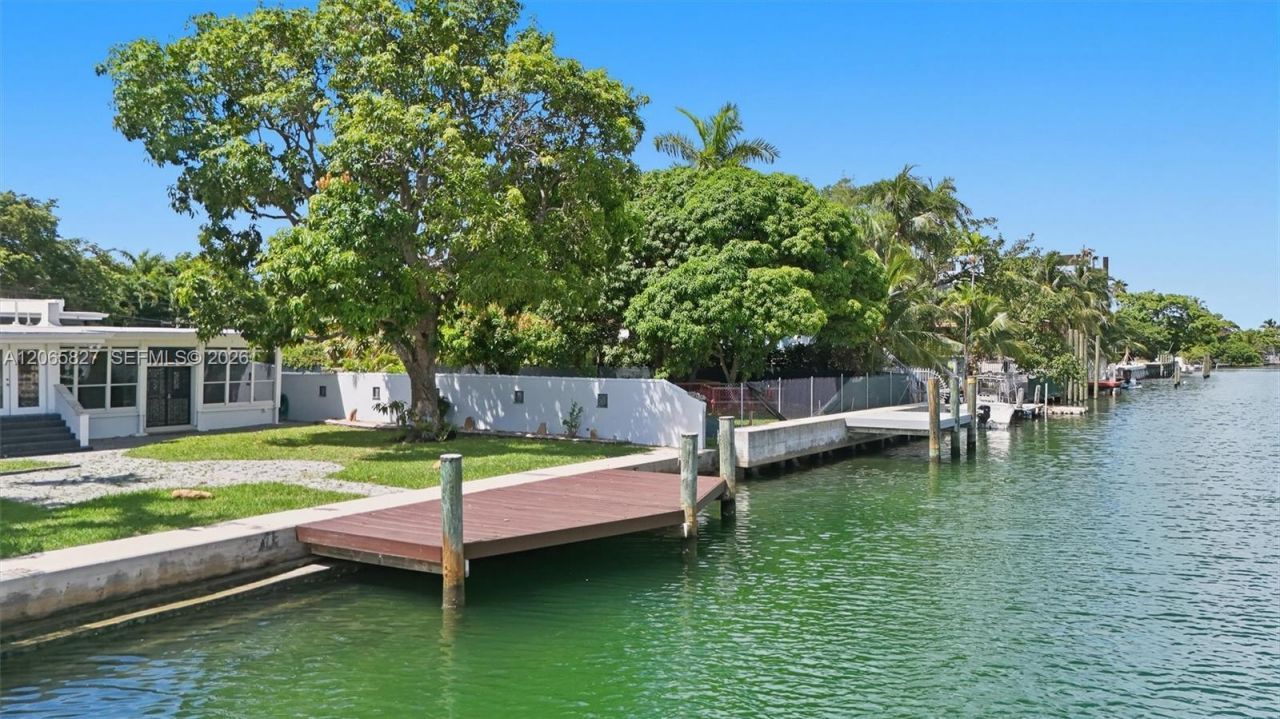 1525 Calais Dr, Miami Beach, FL 33141 Photo