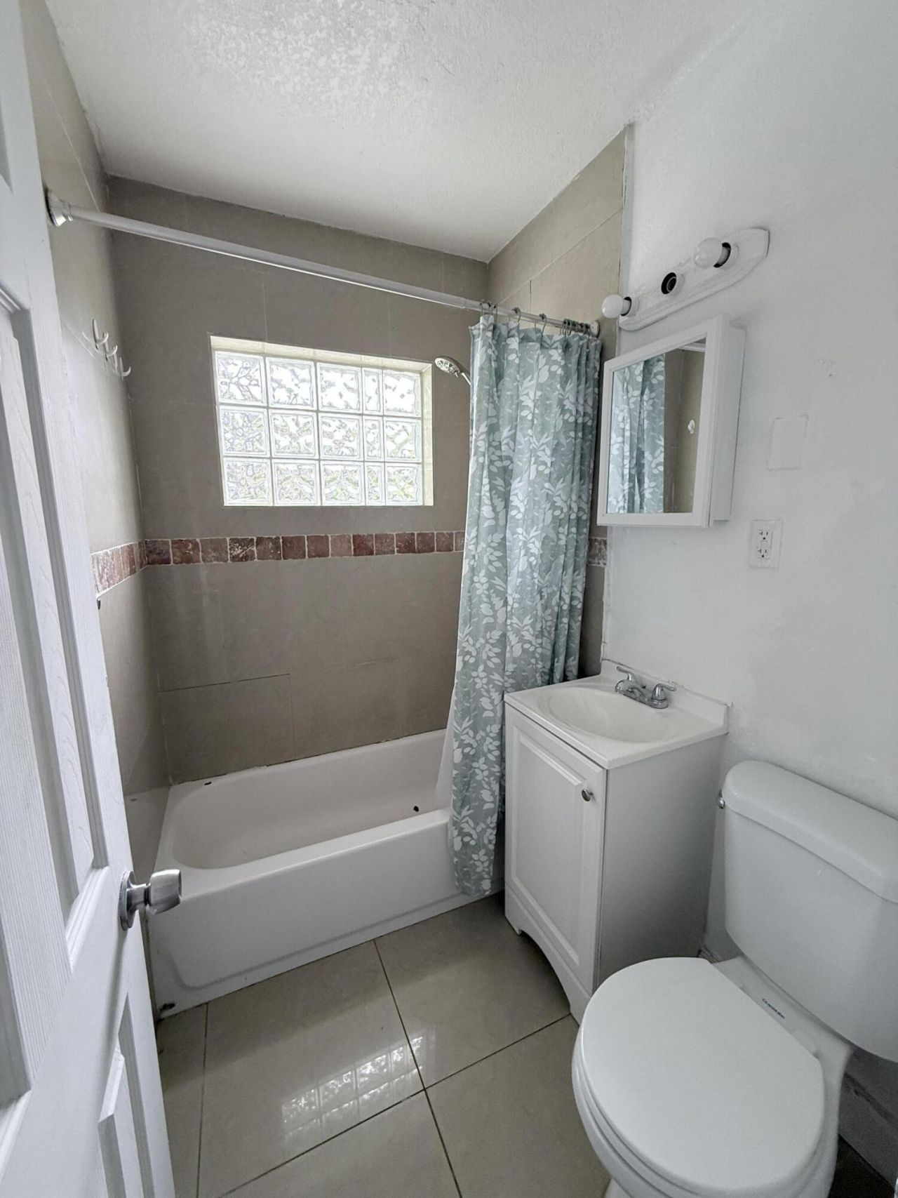 16100 NE 10th Avenue, North Miami Beach, FL 33162 Photo